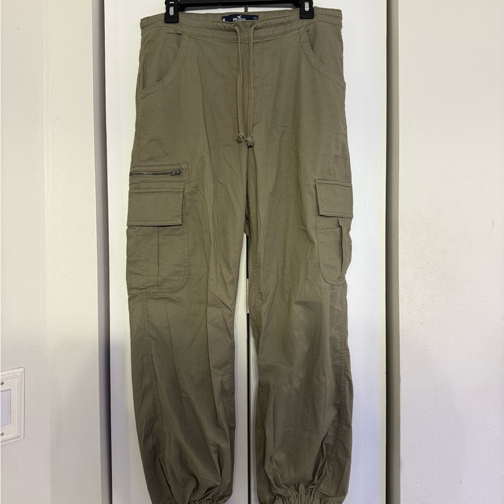 Women’s Hollister Jogger Cargo Pants – Size Medium